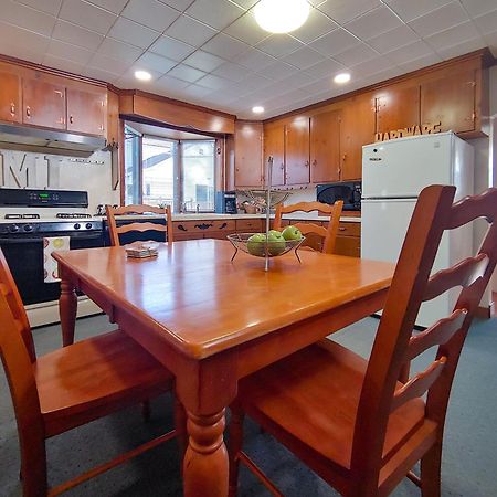 Huge Historic, W/Large Yard & Close To Beach Manistee Zewnętrze zdjęcie