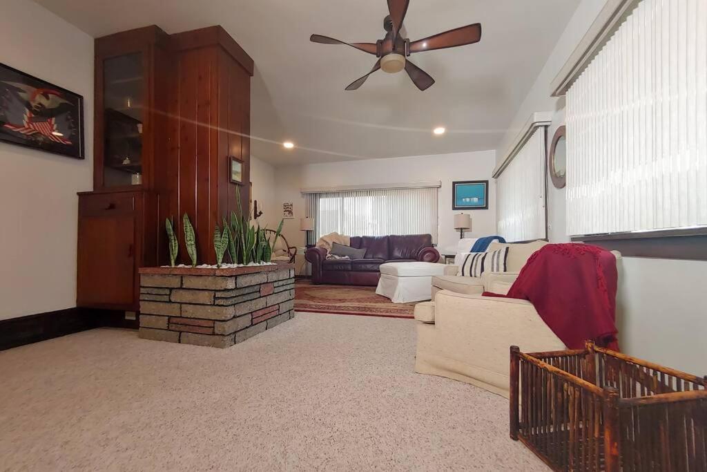 Huge Historic, W/Large Yard & Close To Beach Manistee Zewnętrze zdjęcie