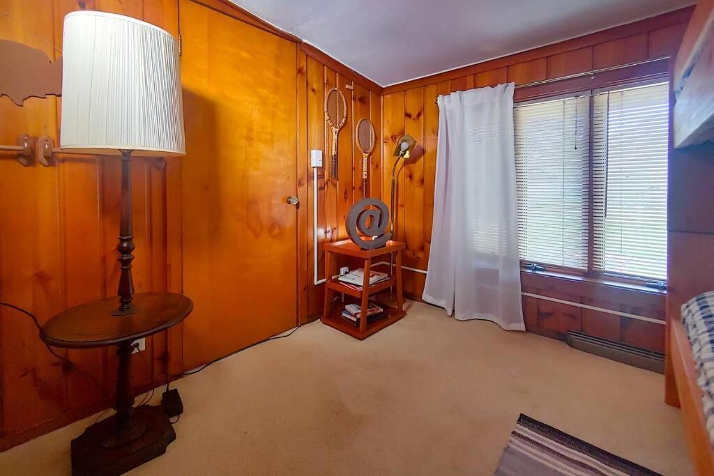 Huge Historic, W/Large Yard & Close To Beach Manistee Zewnętrze zdjęcie