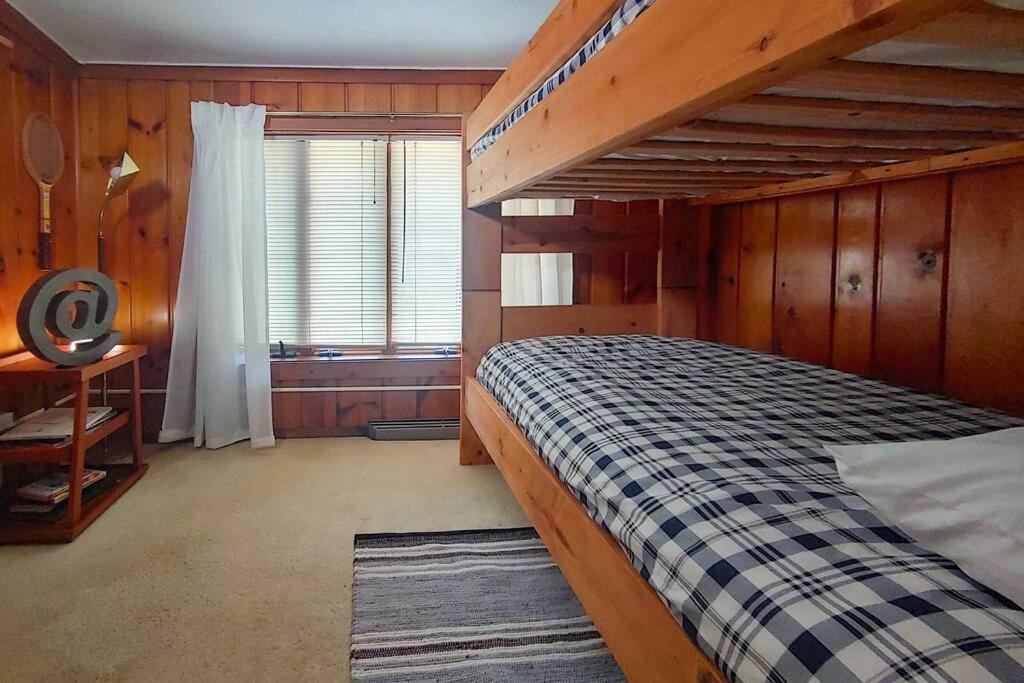 Huge Historic, W/Large Yard & Close To Beach Manistee Zewnętrze zdjęcie